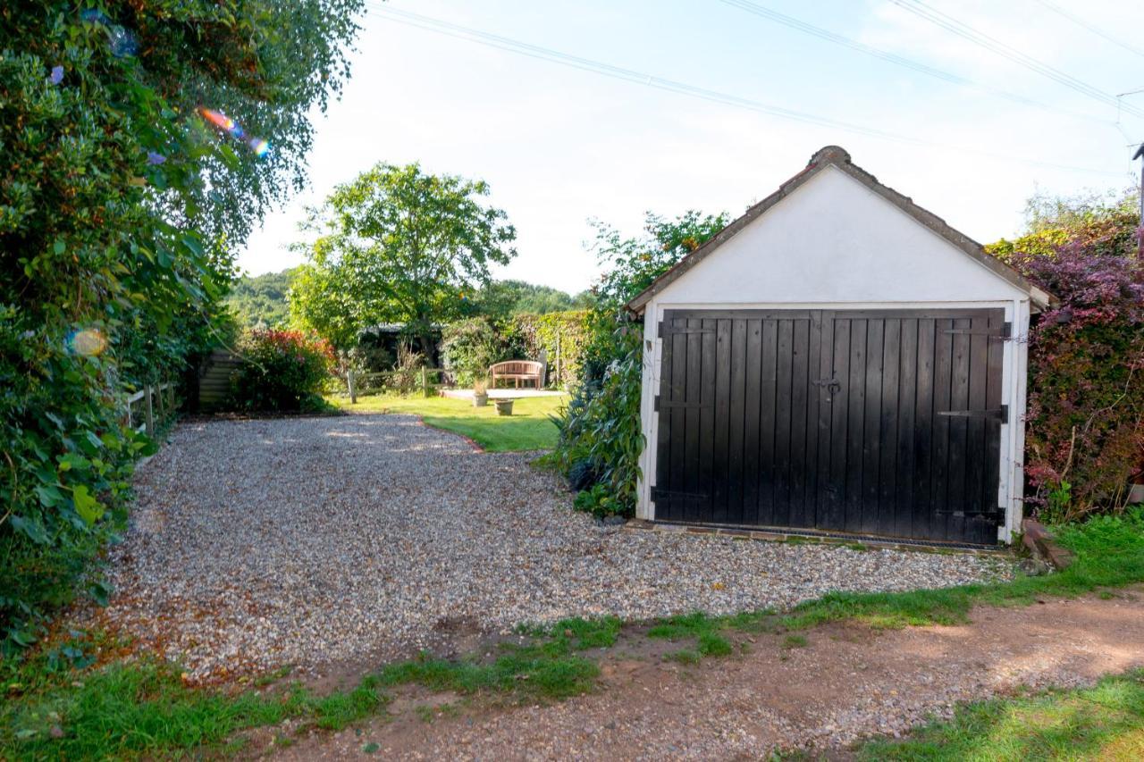 Putts Cottage Hidden Away At The End Of A Cart Track, Happily Lost Sudbury  Extérieur photo
